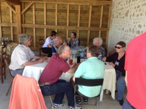 sunday_lunch Volunteers sunday lunch in France