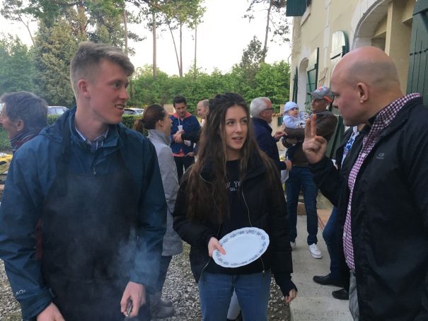 volunteers-bbq