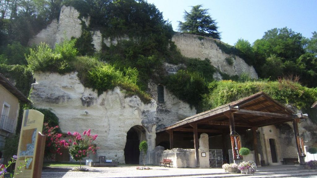 Monolithique church aubeterre