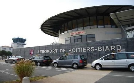 poitiers airport sz france